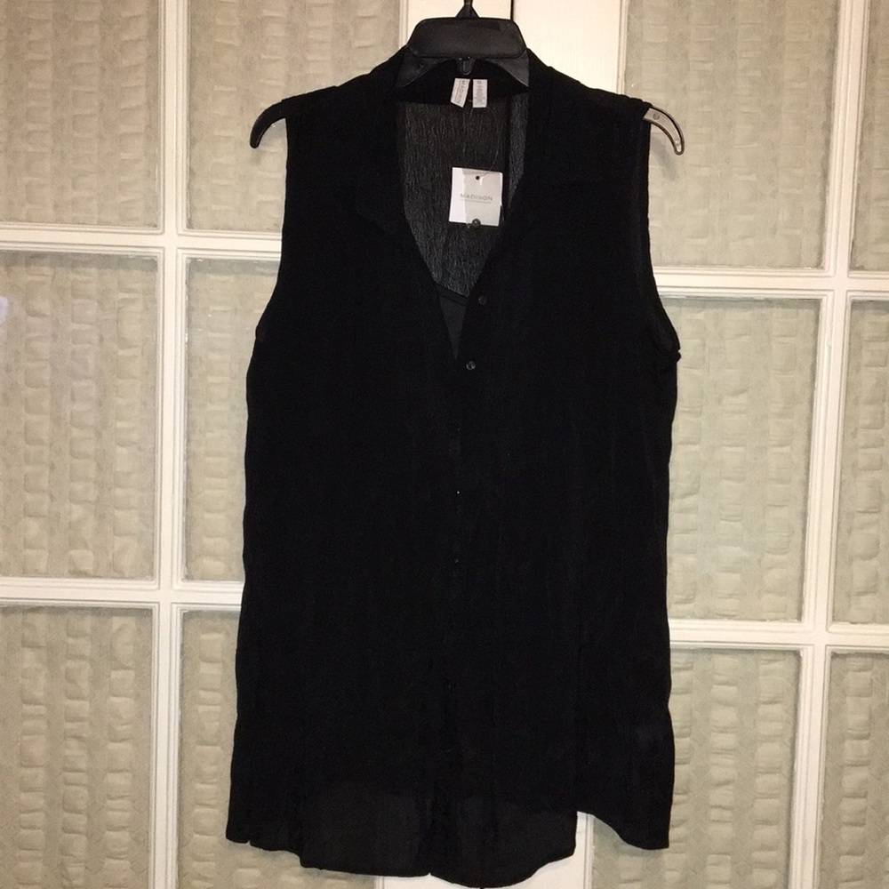 NWT Madison sleeveless black top with tank size XL